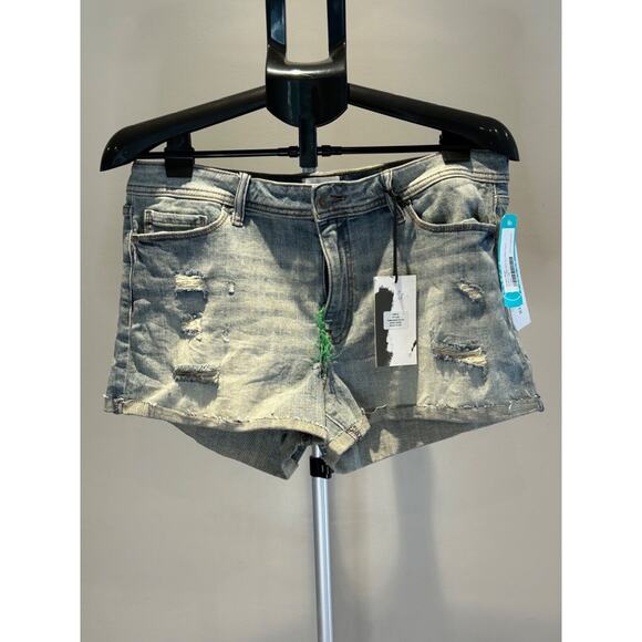 *New* Studio Blue Women's size 31 Shorts - Picture 1 of 5